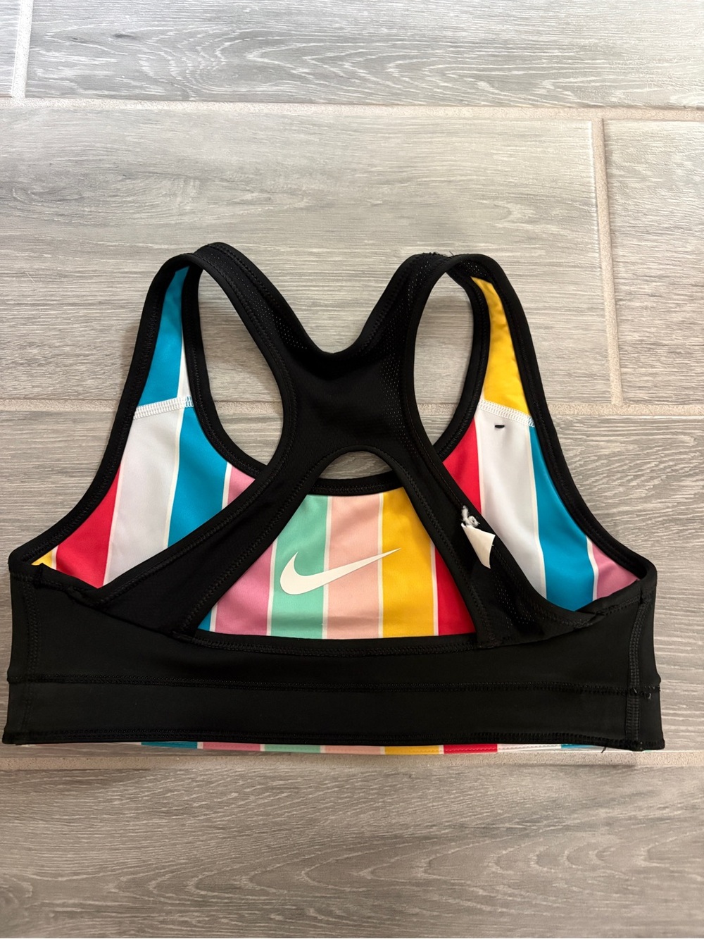 Nike Women's Reversible sports bra - Picture 3 of 4